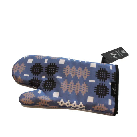 Blue Welsh Tapestry Oven Mitt|Maneg Popty Carthen Gymreig (Glas)