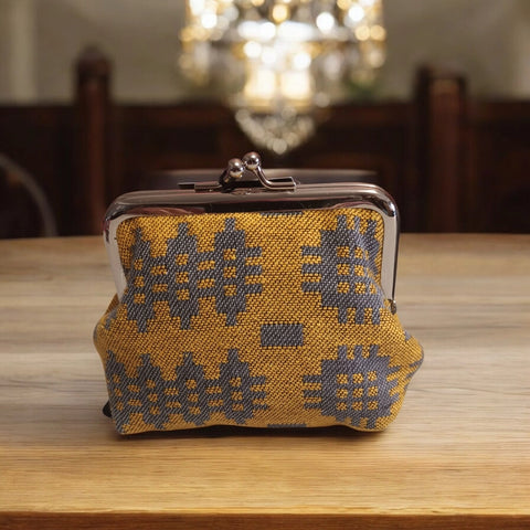 Mustard Vintage Style Coin Purse |Pwrs Patrwm Carthen (Mwstard)