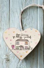 Does Unman yn Debyg i Gartref Hanging Heart|Addurn Calon Does Unman yn Debyg i Gartref