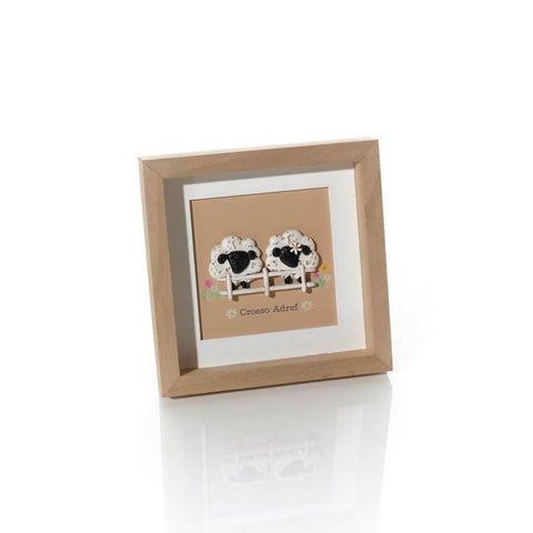Framed Croeso Adref Easel|Ffrâm Croeso Adref