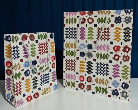 Welsh Tapestry Gift Bag (Multi Coloured)|Bag Anrheg Carthen Amryliw