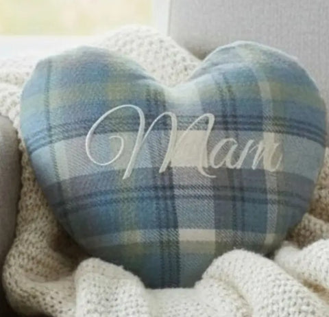 Mam Heart Shaped Wool Touch Embroidered Cushion|Clustog Siap Calon Mam