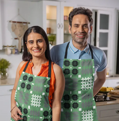 Welsh Tapestry Print Apron (Green) | Ffedog Patrwm Carthen Gwyrdd