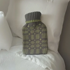 1L Green Design Hot Water Bottle | Potel Dŵr Poeth 1L Cynllun Gwyrdd