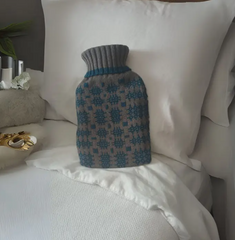 1L Teal Design Hot Water Bottle | Potel Dŵr Poeth 1L Cynllun Gwyrddlas