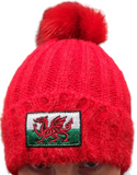Het Gynnes Cymru Coch / Wales Flag Red Bobble HAt (blaen)