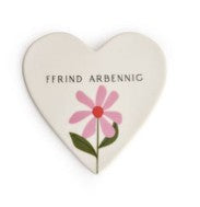 Ffrind Arbennig Heart Shaped Floral Coaster|Mat Diod Ffrind Arbennig (Blodyn Pinc)