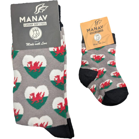 Welsh Multi-Heart Grey Socks|Sanau Llwyd Calonnau Baner Cymru