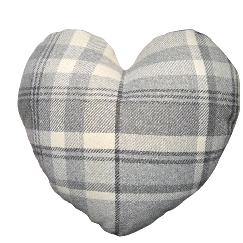 Heart Shaped Wool Touch Embroidered Cushion|Clustog Siap Calon